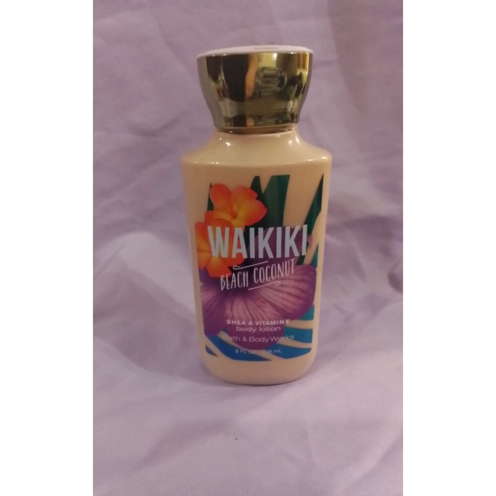 Bath & Body Works Waikiki Beach Coconut Shea & Vitamin E Body Lotion 8 fl oz
